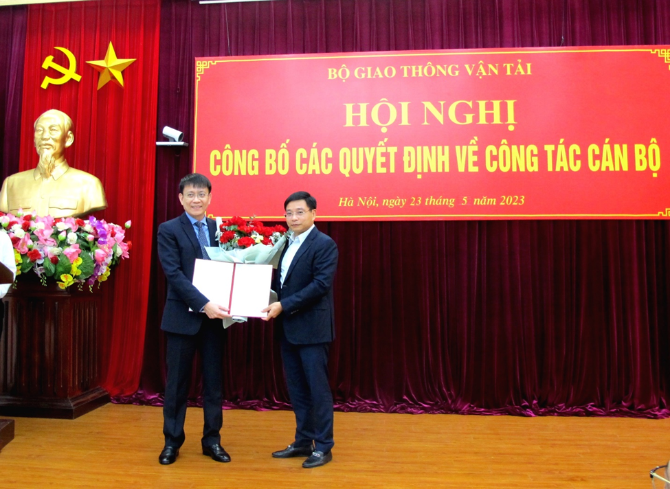 Ông Lê Đỗ Mười được Bổ nhiệm giữ chức Cục trưởng Cục Hàng hải Việt Nam